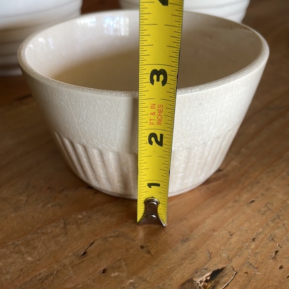 Three Vintage USA Pottery Bowls - Picture 7 of 11